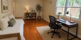 8913 CROMWELL Drive Gallery 9