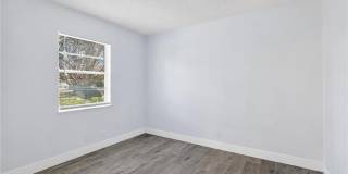 1564 SE Royal Green Circle Gallery 21