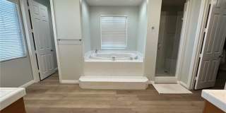 22276 Silverpointe Gallery 13