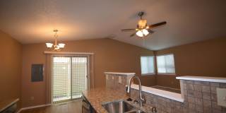 Townhome - 2 bedrooms, 1 bathroom & 1 car garage - NO A/C! NO PETS ALLOWED! Gallery 10
