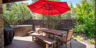 Beautiful Westside Craftsman | Prime Bend Location Gallery 37