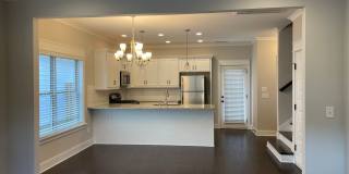 Spacious 3 bedroom home with garage and fenced backyard! Gallery 25