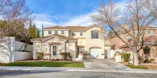 Discover this Gem w/sparkling pool & spa! Gallery 1