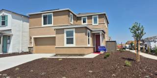 New Lennar 1907 floor plan on large lot that faces a park! Gallery 1