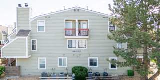 Penthouse level 1bed condo with private balcony Gallery 24