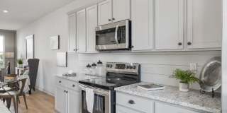 Gorgeous 3 bedroom end unit townhome with garage Gallery 20