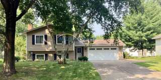 2BR+ Den, 2BA Split Level Home Gallery 1