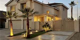 Beautiful pool home w/ RV Parking Gallery 5