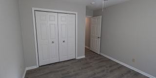 3 bedroom duplex in Southern Columbia. Gallery 29