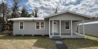 898 Se St Johns St Gallery 1