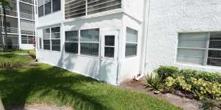 Renovated 2/2 in quite 55+ community Gallery 21