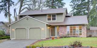 4Bd/2.5Ba Redmond Home Gallery 1