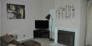Beautiful UTC Townhome at the Renaissance Capri, with Loft, Fireplace, Garage & Resort Amenities Gallery 4