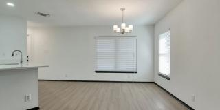 Room in 3 Bedroom Home at Jenkins Dr Gallery 23