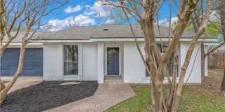 College Station - 3 bedroom - 2 bath house with garage and fenced back yard. Gallery 5