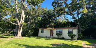 1806 Pepper Drive - Fenced in Yard! Gallery 1