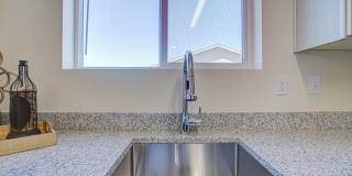 Country Living with Modern Flair: Wake up to the sounds of nature, Live Minutes from Everything Gallery 25