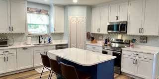 5 bedroom home with fenced in yard!!! Gallery 9