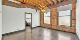 2419 W 14TH Street Gallery 24