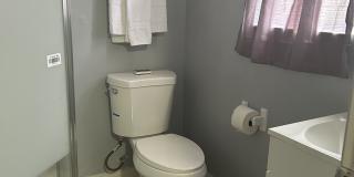525 Northwest Cardinal Drive Gallery 1
