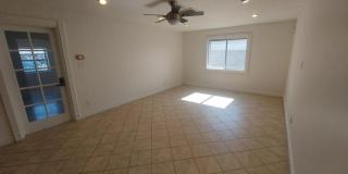 2448 W FREEWAY Lane Gallery 7