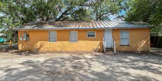 Spacious Tampa Home for Rent | Great Location & Large Yard! 3bed |2bath Gallery 3