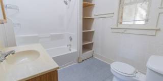 Large Centrally Located Home for Rent! Gallery 24