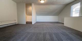 Updated 4BR / 2 Bath Home with off-street parking! Gallery 37