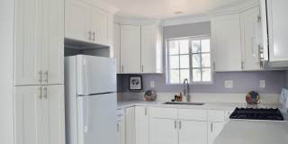 137 N Commonwealth Avenue Gallery 3
