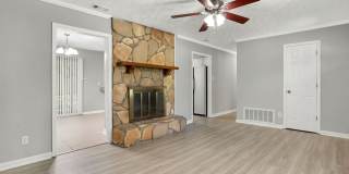 3 bedroom 2 bath home in Village Green Gallery 7