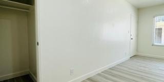 4021 Stevely Ave Gallery 45