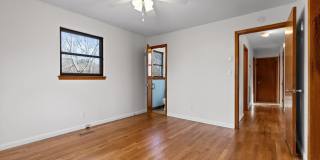 517 Randall Street Gallery 24