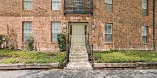 GROUND-FLOOR 2-BEDROOM ALAMO HEIGHTS CONDOMINIUM Gallery 1