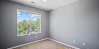 Beautiful Townhome in Excellent West Valley Area Gallery 19