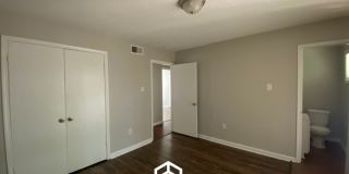 4040 Sandburg Street Gallery 14
