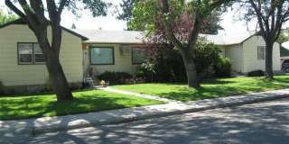 524 1/2 Avenue E Gallery 1