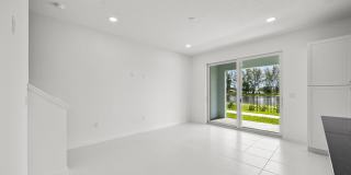 4520 Longwood Lake Square Gallery 23