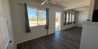 Newly Remodeled 2 bed 1 bath home! Gallery 8
