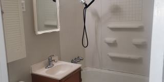 Cozy Parkland 2 bedroom house with Fenced Yard Gallery 7