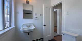 Charming Spanish-Style Home for Lease Gallery 11