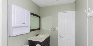 2 Bedroom, 1 Bathroom, 2 Parking Home with Solar Panels + A/C! Gallery 19