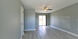 Beautifully updated 1 bedroom apartment within walking distance to the beach! Gallery 17