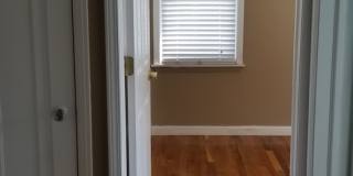 A Charming 3 Bedroom Bungalow, Hardwood Floors, Fenced in Backyard Gallery 10