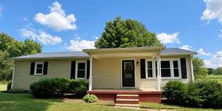 Peaceful Country Living in Horse Cave! Gallery 1