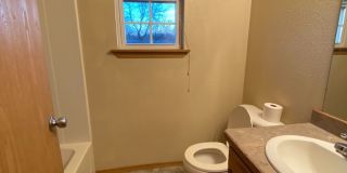 Nice 2BR/1BA Apartment near MSSU Campus in Joplin, MO. upstairs unit!!! Gallery 27