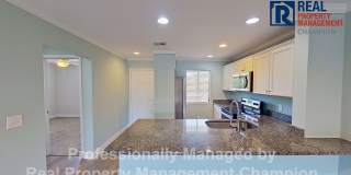 Beautiful Upper-Level Condo with Convenient Mid-Town Location Gallery 6