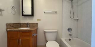 2 Bedroom / 2 Bath / 1 Parking at Kapiolani Royale Condominium Gallery 10