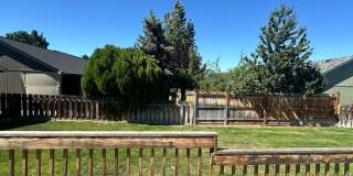3 Bed 2 Bath Home: Fully Fenced Yard & Convenient Location Gallery 19