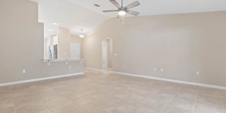 5 Seabury Place Gallery 14