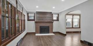 208 W Webster Street Gallery 5
